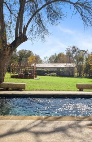 Pool - Fun, eclectic Round Top home w/POOL! 5 min to town (Fayette County)
