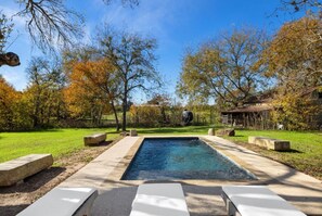 Pool - Fun, eclectic Round Top home w/POOL! 5 min to town (Fayette County)