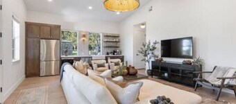 The Bunkhouse at Fable Farm, 15 min to Round Top!