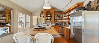 Designory Round Top home, scenic views & pond!