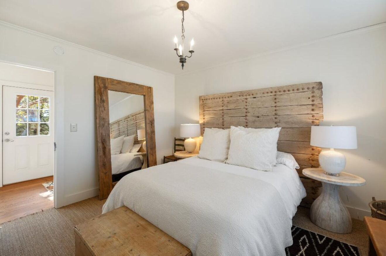 3 bedrooms, iron/ironing board, travel crib, WiFi