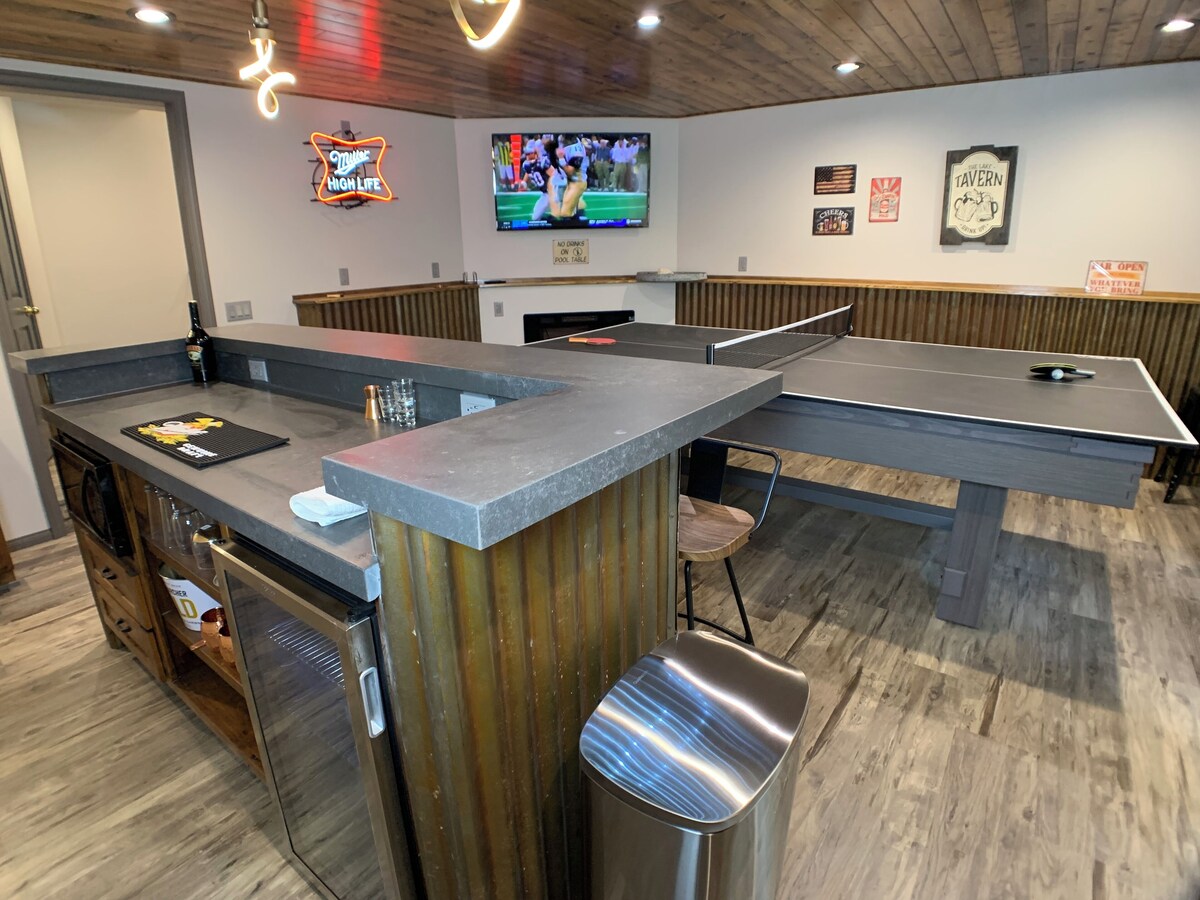 Mapleleaf Manor - new Spa, close to Village/Ski resorts