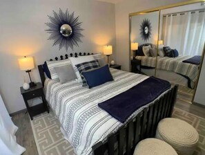 4 bedrooms, WiFi, bed sheets - Mapleleaf Manor - new Spa, close to Village/Ski resorts (Big Bear Lake)