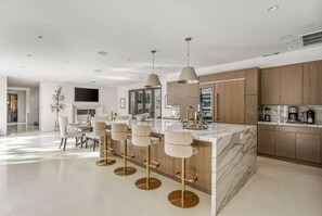 Luxury House, Multiple Beds, Pool Access, Pool View (Laurel Canyon) | Private kitchen
