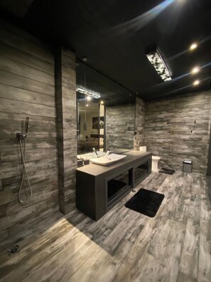 Shower, towels, soap, toilet paper - The Premium Cocody, Bonoumin (Abidjan)