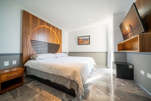 Deluxe Apartment | 2 bedrooms, in-room safe, free WiFi