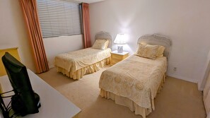 2 sovrum, strykjÀrn/strykbrÀda, wi-fi och sÀngklÀder