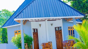 Front of property - Mapeni Lodge (Kwa Mathias)