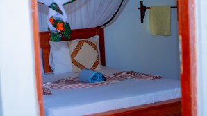 Standard Room | Free WiFi - Mapeni Lodge (Kwa Mathias)