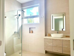 Hair dryer, towels, soap, toilet paper - Wonderful new & modern apartment in Playa Bonita, just on the beach (Las Terrenas)