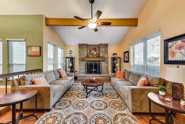 Smart TV - Willow Bend: 4-Bedroom Tranquil Escape (Bedford)