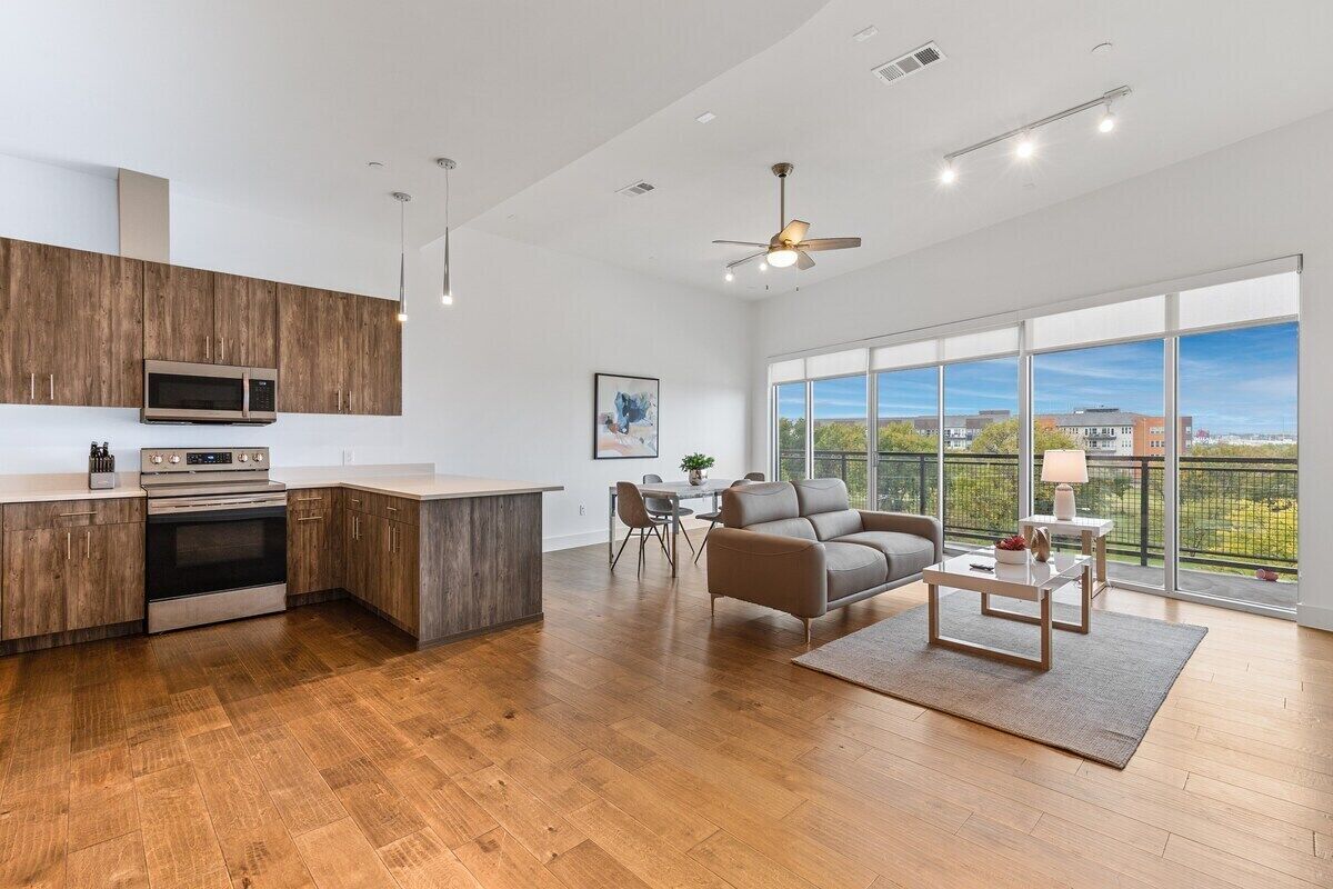 Clean & Modern - Amazing Views!