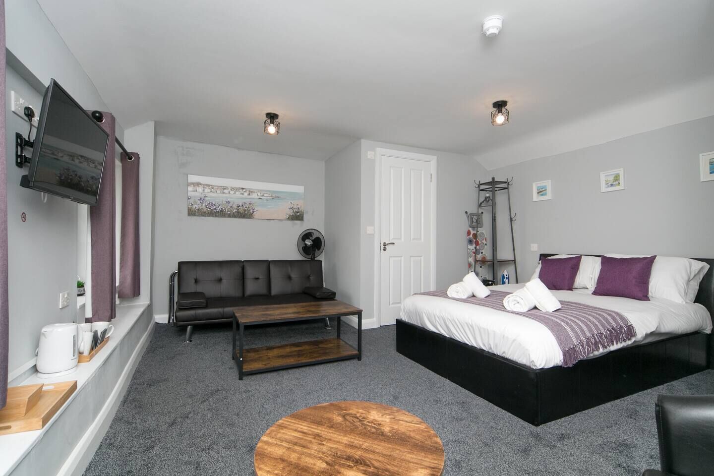 1 slaapkamer, een strijkplank/strijkijzer, gratis wifi, beddengoed