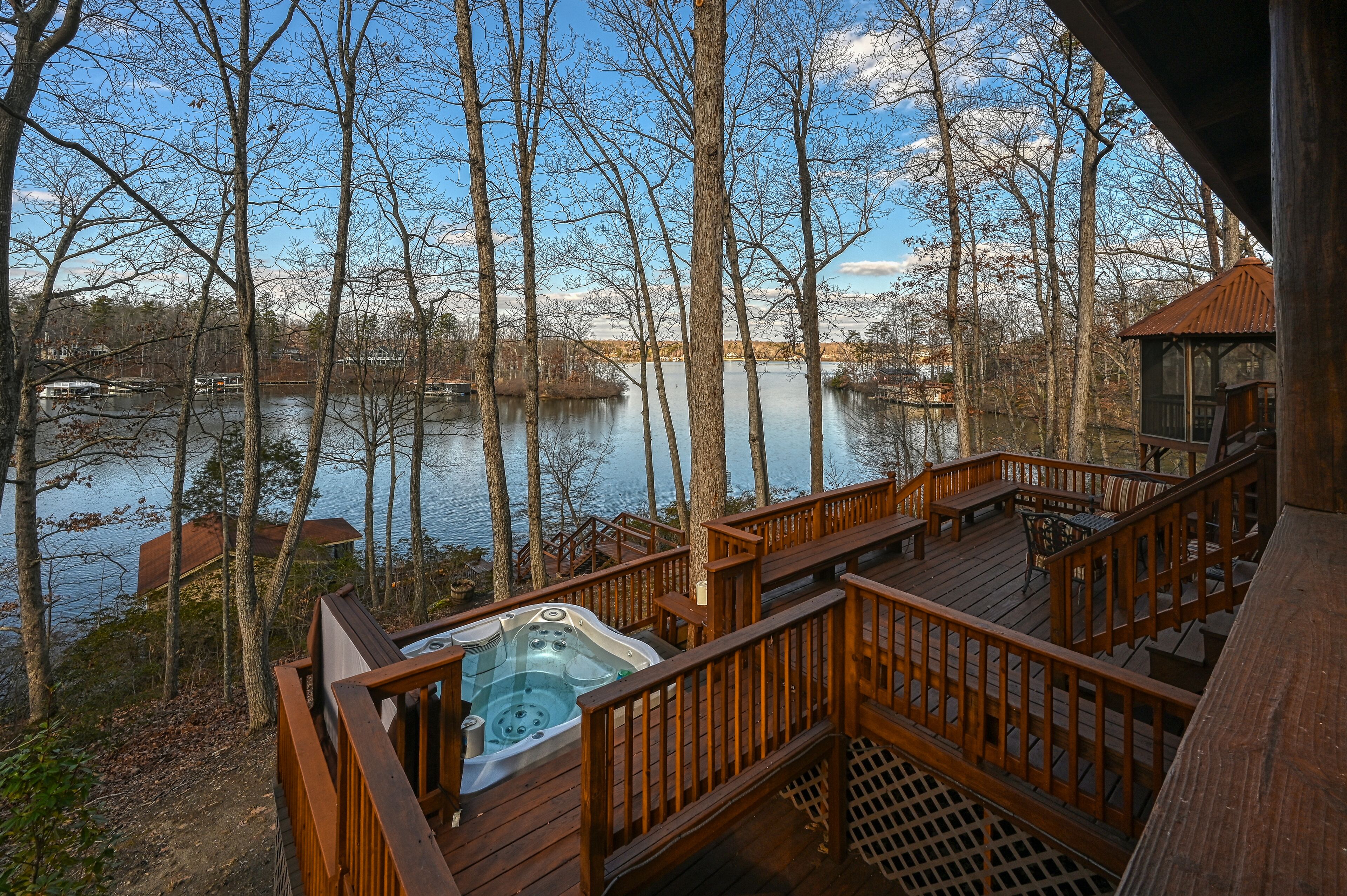 Cabin on the Cove perfect family getaway with a year around hot tub!