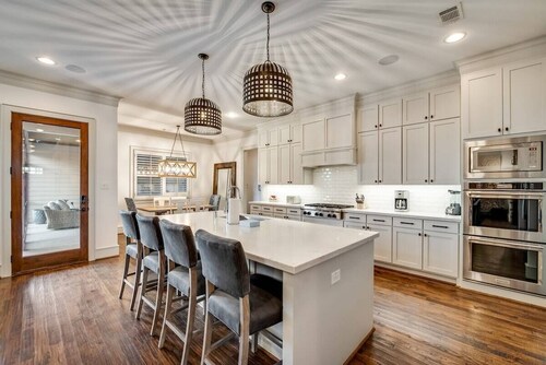 Modern Serenity: 3 Beds of Calm & Style