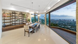 Interior - KBM Resorts: Waikiki Hilltop House 5 Bed/4.5 Bath With Sweeping Ocean and Waikiki City Views (Honolulu)