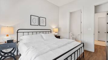 1 bedroom, desk, iron/ironing board, WiFi