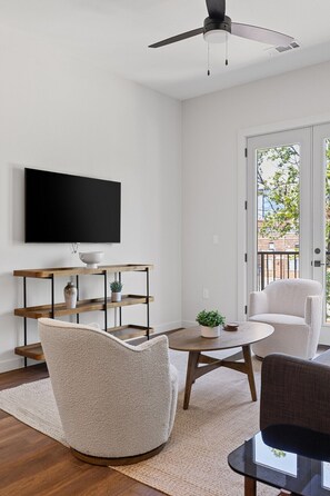 Interior - The Dartmouth at Corbin: 1-Bedroom Modern Classic (Fort Worth)