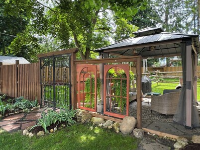 Your Downtown Oasis 14-foot ceilings, luxury living. Relaxing outdoor spaces