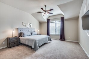 3 soverom, skrivebord, strykejern/-brett og wi-fi