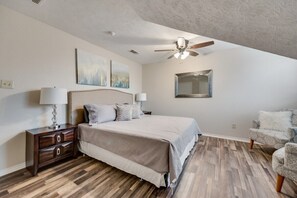 3 bedrooms, desk, iron/ironing board, WiFi