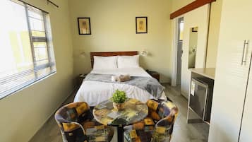 Deluxe Room | 1 bedroom, Egyptian cotton sheets, premium bedding, down duvets