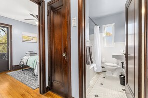 4 dormitorios, tabla de planchar con plancha, wifi gratis y ropa de cama