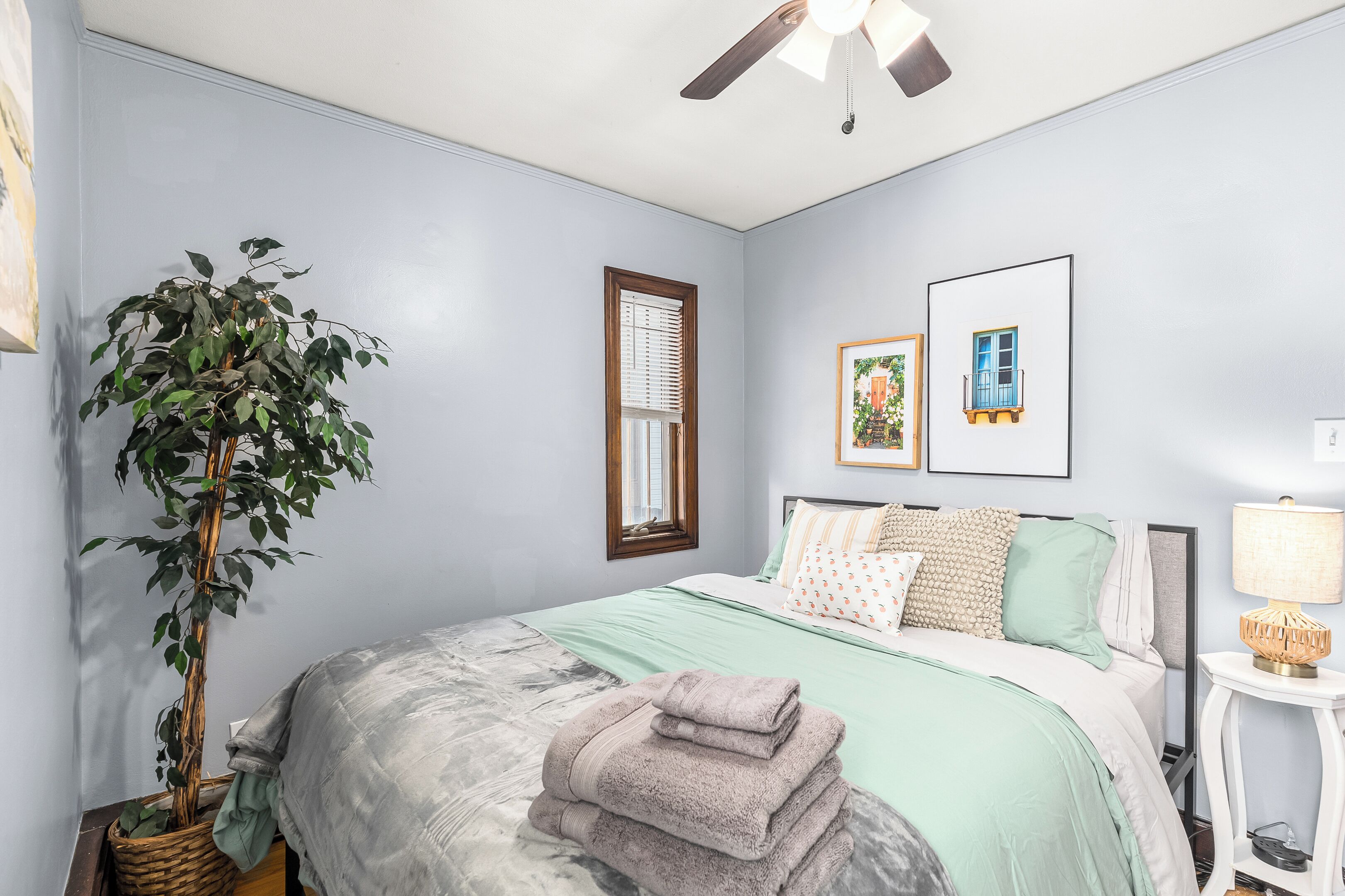 2 bedrooms, iron/ironing board, free WiFi, bed sheets