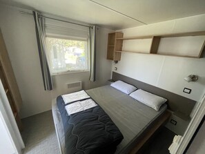 3 soverom, safe på rommet, strykejern/-brett og wi-fi (inkludert)