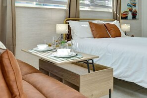 Iron/ironing board, travel cot, free WiFi, bed sheets