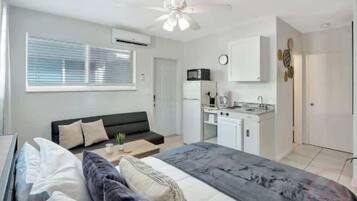 Iron/ironing board, travel cot, free WiFi, bed sheets