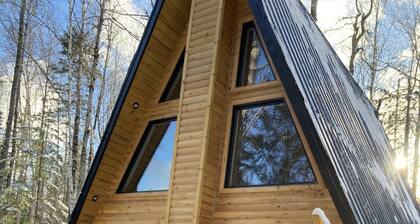 Magnifique Chalet A-frame au Bord de la Riviere St-maurice