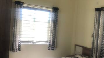2 chambres, fer et planche Ă repasser, draps fournis
