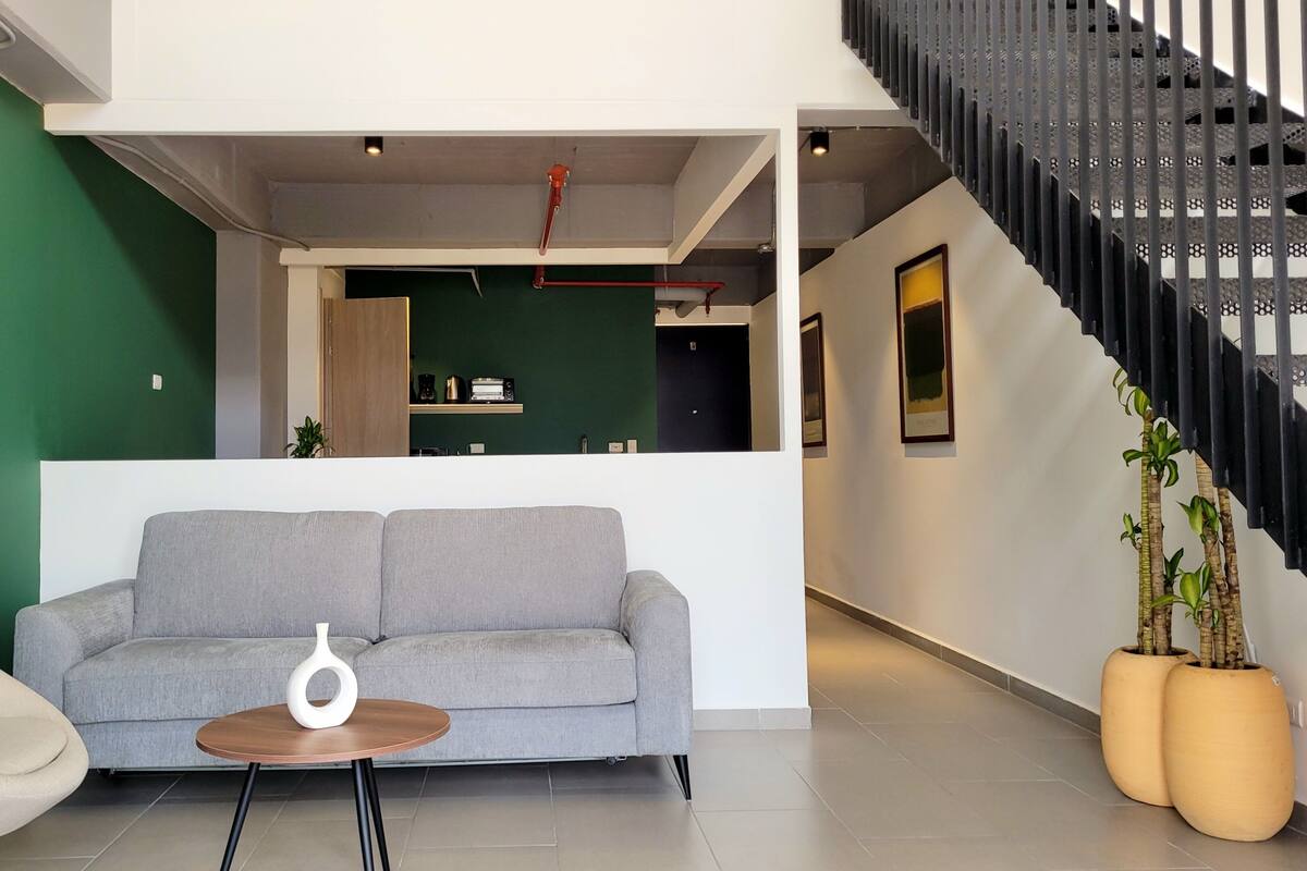 Appartement (1003) | Woonruimte | Een 40-inch smart-tv met kabelzenders en vloerverwarming