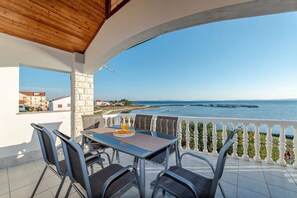 Outdoor dining - Wonderful sea view (Privlaka)