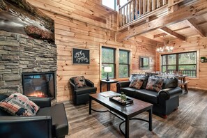 Smart TV, fireplace, video games, foosball - 4BR Family Cabin, Close to Town, Hot Tub (Pigeon Forge)