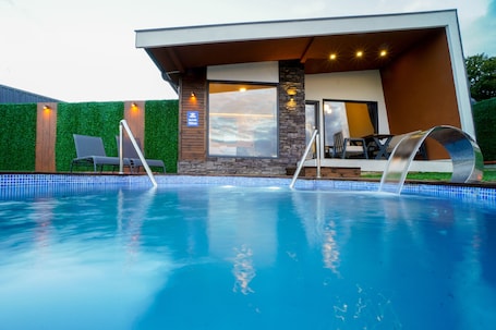 Fachada de la propiedad