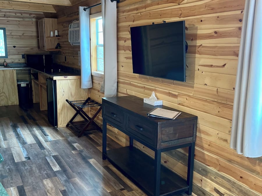 Cabin, Multiple Beds, Mountain View, Pet Friendly | Free WiFi, bed sheets