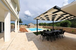 Outdoor dining - Villa in pure nature (Kruševo)