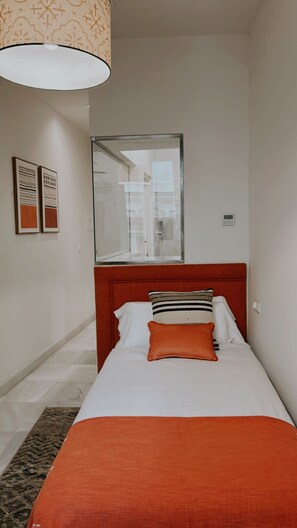1 bedroom, free WiFi, bed sheets - Arco de la Seda H. Ind (Sevilla)