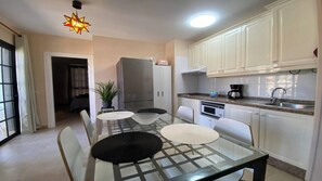 Dining - Apt. Brisa Marina  (Valle Gran Rey)