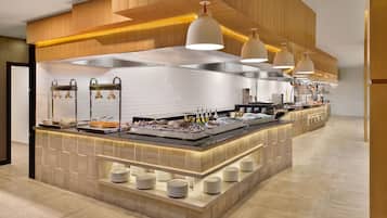 4 restaurants, breakfast, lunch served; local and international cuisine