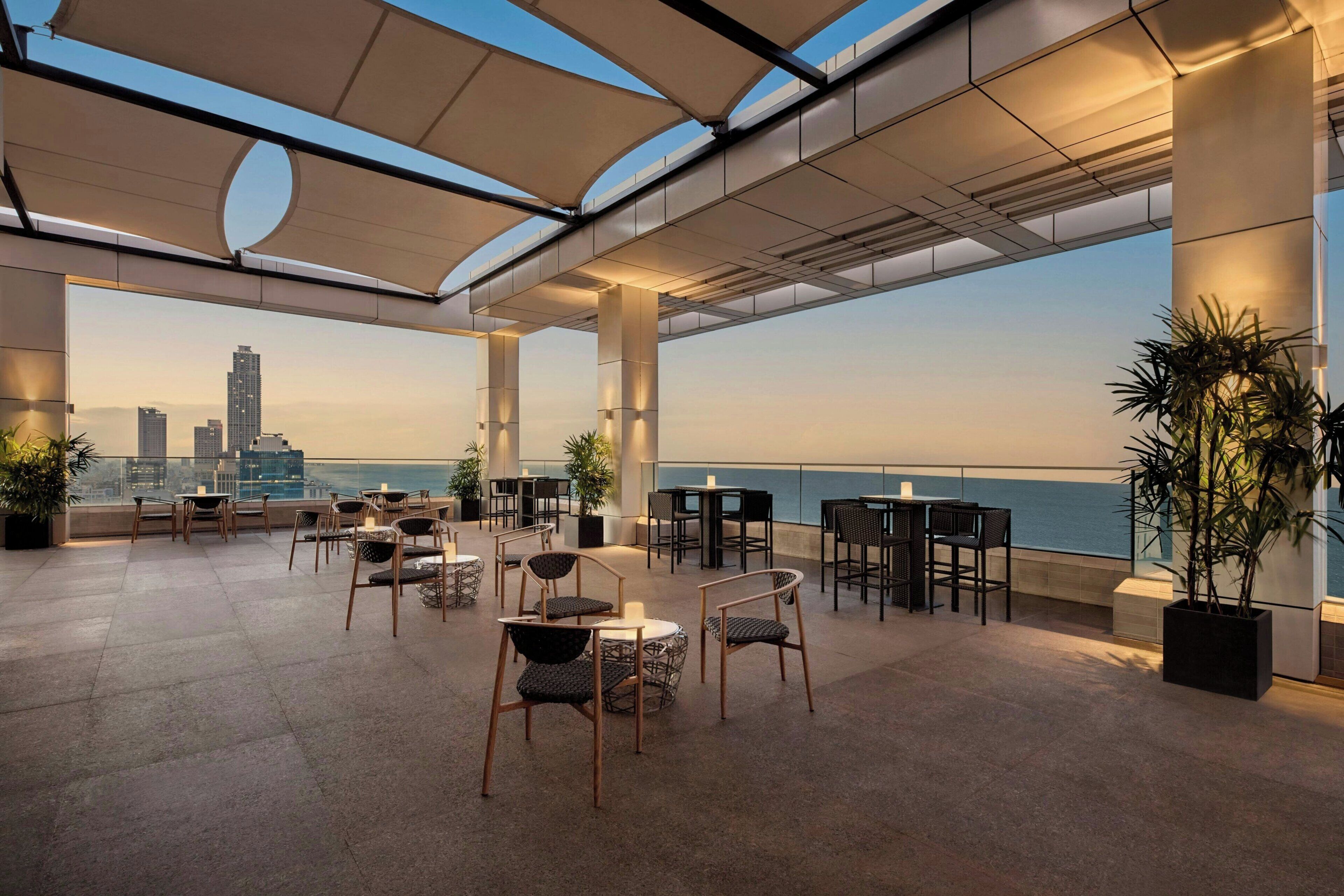 Bar met dakterras, uitzicht op de zee, dagelijks geopend