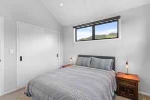 1 bedroom, iron/ironing board, WiFi, bed sheets - Barn 944 - Big Omaha Holiday Home (Matakana)