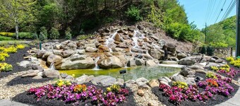 5 Nights at Bluegreen Mountain Loft Resort at the height of the holiday season!