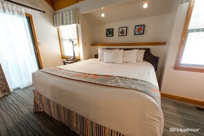 1 bedroom, desk, iron/ironing board, free WiFi - 5 Nights at Bluegreen Mountain Loft Resort at the height of the holiday season! (Gatlinburg)