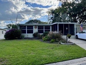 Property grounds - Remodeled 2b/2b on quiet cul-de-sac (Lady Lake)