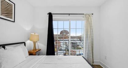 Iconic DC Unit | Stunning Views | Graceful Balcony