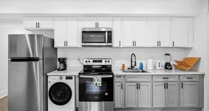 Petworth Urban Stay with Balcony and DC Views