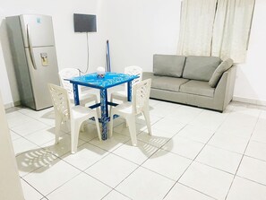 Basic Room | Living area